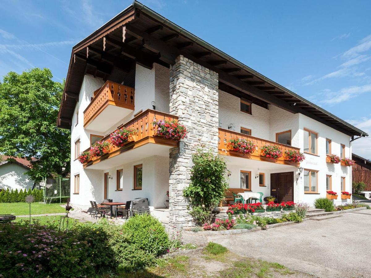 Gaeste- Und Appartementhaus Stachl Waging am See Bagian luar foto